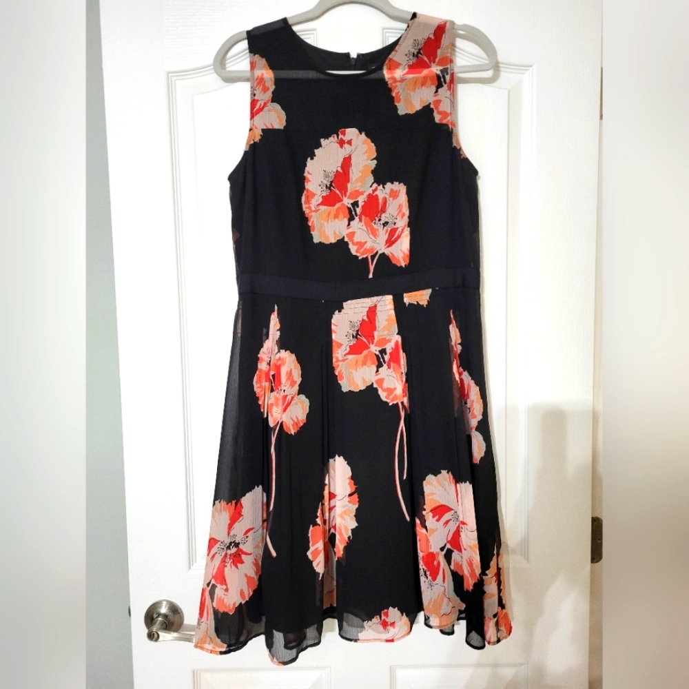 Hot Pick Current Style EUC Gorgeous fit and flare dress
